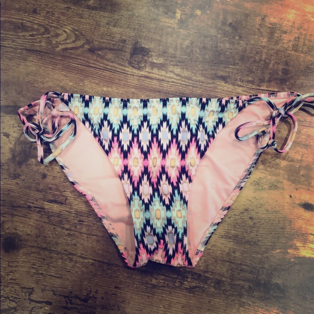 Victoria’s Secret Side-Tie Bikini Bottoms - Size M